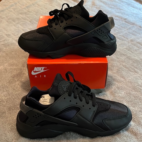 Nike Other - Nike Air Huarache Mens size 10 ladies size 11.5